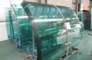 Cập nhật kính chắn gió xe tải giá bao nhiêu?