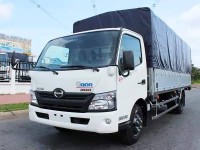Dịch vụ thay Kính chắn gió xe tải Hino 3.5 tấn tận nơi