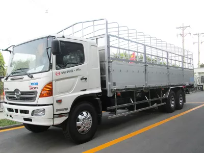 Dịch vụ thay Kính chắn gió xe tải Hino 5 tấn tận nơi