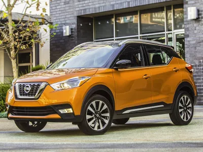 Dịch vụ thay Kính chắn gió xe Nissan Qashqai tận nơi