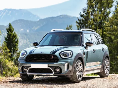 Dịch vụ thay Kính chắn gió xe Mini Countryman tận nơi