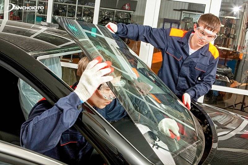 clbauto.com chuyên THAY KÍNH ÔTÔ XE TẢI tận nơi Giá rẻ