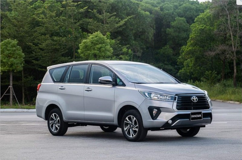 THAY Kính chắn gió xe innova