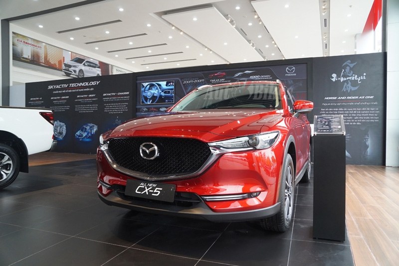 Chuyên THAY KÍNH ÔTÔ XE TẢI tận nơi Giá rẻ