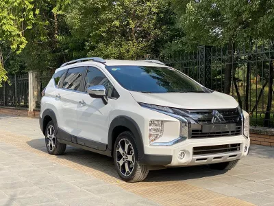 *Dịch vụ thay kính xe Mitsubishi Xpander Cross ngay tại nhà