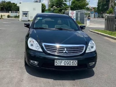 *Dịch vụ thay kính xe Mitsubishi Grunder tại nhà