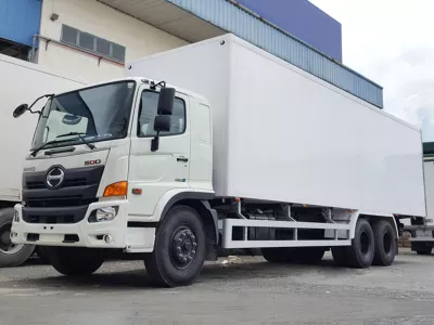 *Dịch vụ thay kính xe tải Hino 15 tấn tận nơi