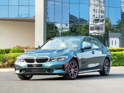 *Dịch vụ thay kính xe BMW 320i tận nơi
