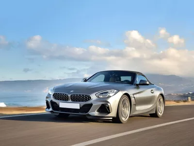 *Dịch vụ thay kính xe BMW Z4 tận nơi