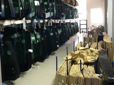 *Dịch vụ thay kính Chắn Gió Xe KIA Forte