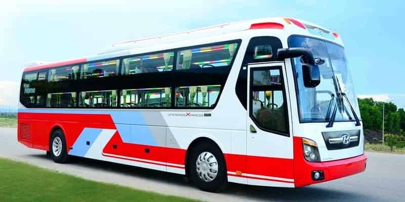 Hình 3: Giá kính xe khách mới thường khá cao và cần lựa chọn cẩn thận để đảm bảo độ bền
