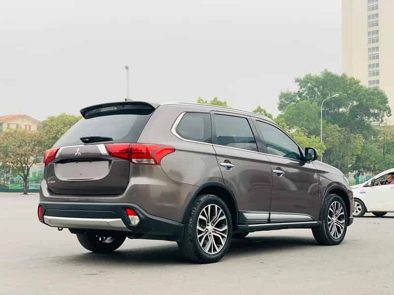 *Dịch vụ thay kính xe Mitsubishi Outlander Sport tận nơi - sangoto