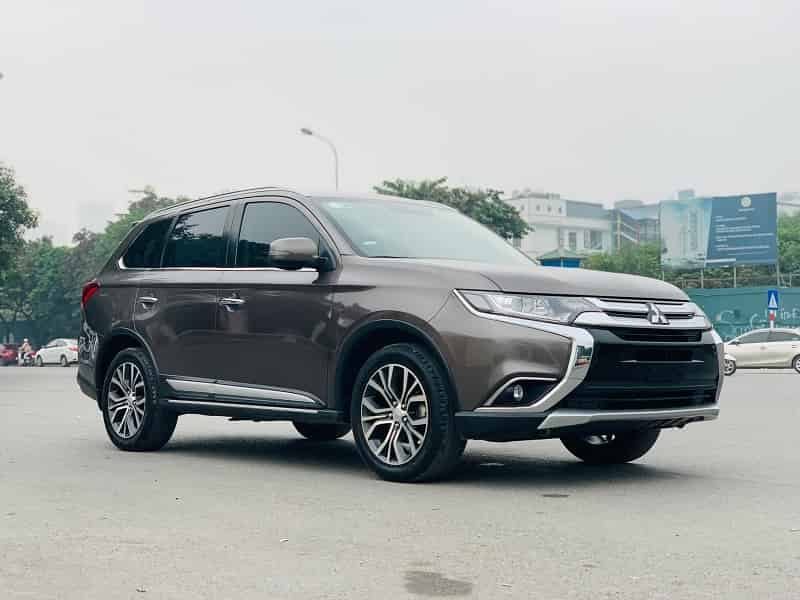 *Dịch vụ thay kính xe Mitsubishi Outlander Sport tận nơi